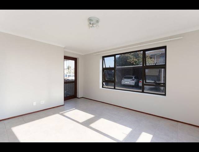 2 BEDROOM PROPERTY TO RENT IN WINDSOR PARK